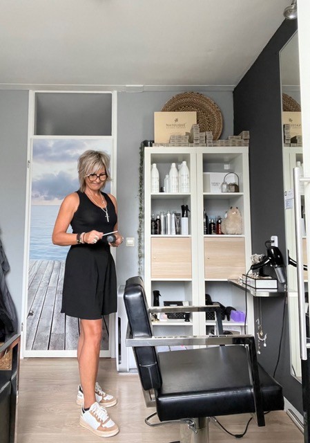 Oudere meisjes, een nieuw seizoen — Lydia